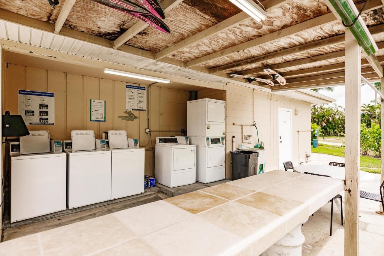 פורט מאיירס Poolfront Cottage Near Beach With Full Kitchen! מראה חיצוני תמונה